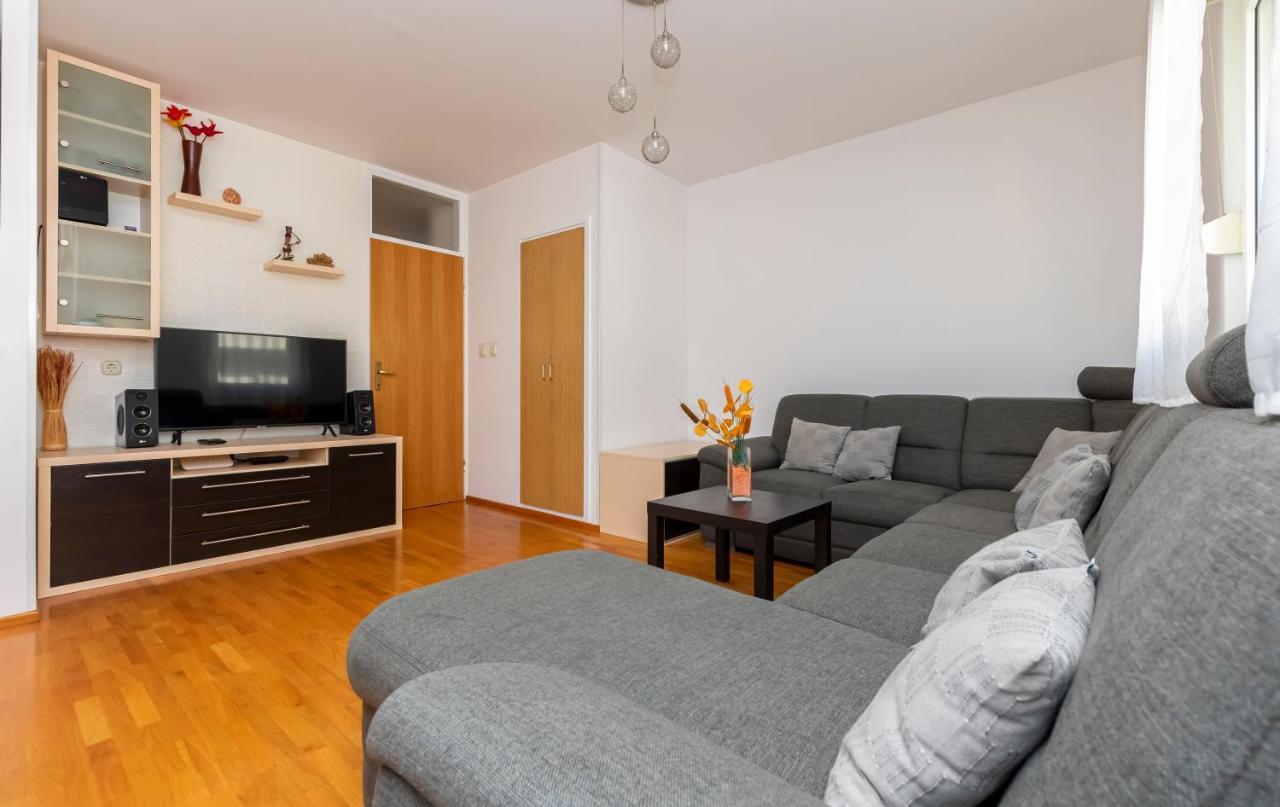 Apartment Pepalo,Omis Free Parking Екстериор снимка